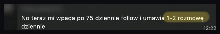 Zrzut rozmowy z informacją o około 75 nowych obserwujących i jednej lub dwóch rozmowach dziennie.